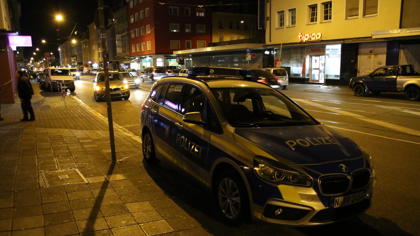 In der Nürnberger Südstadt hat es eine Messerstecherei und mehrere Festnahmen gegeben.