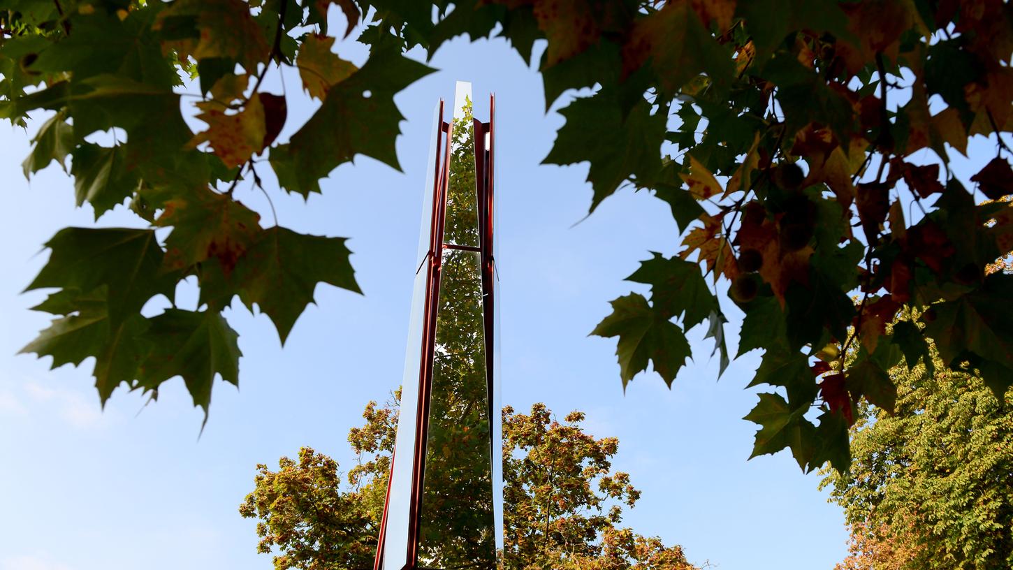 Fürth: Spiegelsäule kommt an die Würzburger Straße