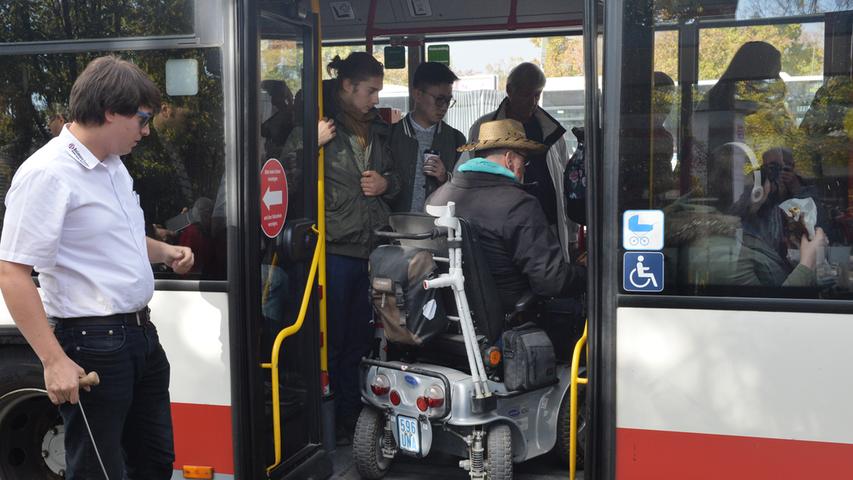 Volle Busse: Streckensperrung sorgte am Erlanger Busbahnhof für Verwirrung