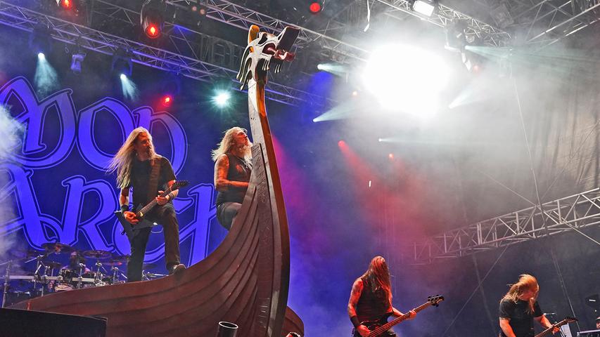 Die schwedische Melodic-Death-Metalband Amon Amarth rockt 2019 die Massen auf dem Zeppelinfeld. Bei Summer Breeze waren sie bereits 2017 schon.