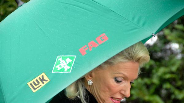 Dass Schaeffler seine Marken bislang sehr prominent präsentierte, zeigt hier die Gesellschafterin Maria-Elisabeth Schaeffler, die das Unternehmen nach dem Tod ihres Mannes 1996 zusammen mit ihrem Sohn Georg F.W. übernahm.