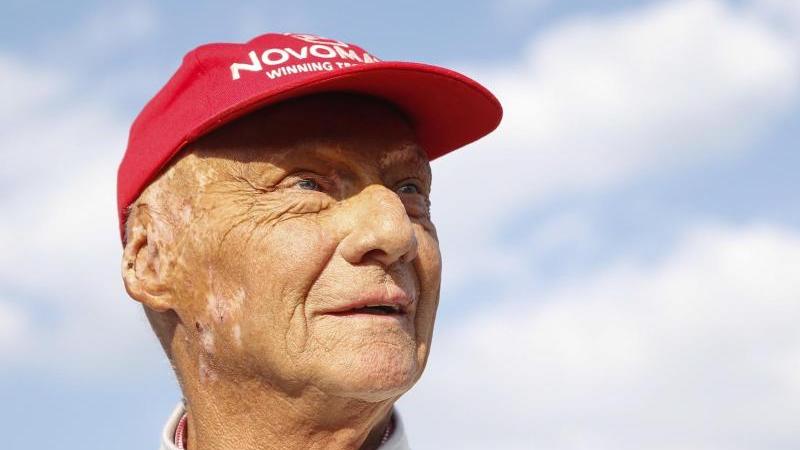 "Als Unternehmer, als Pilot, als Rennfahrer, als Teammanager: Niki war für viele Menschen ein Vorbild und eine Inspiration", trauert Hans-Joachim Stuck, der Präsident des Deutschen Motor Sport Bundes, um seinen Freund.