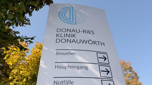 Hepatitis C machte zuletzt vor allem dadurch von sich reden, dass ein Narkosearzt in der Donau-Ries Klinik in Donauwörth 63 Patienten mit dem Virus angesteckt haben soll. Eine Erkrankung kann im Verlauf zu schweren Leberschädigungen führen. 2019 wurden 1047 Fälle in Bayern bekannt. Eine Impfung gegen Hepatitis C gibt es bislang nicht.