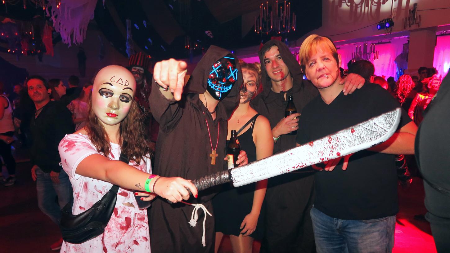 Gruselig, blutig, düster und lasziv ging es bei der zweiten großen Pre-Halloween-Party der Treuchtlinger Karnevalsgesellschaft in der Stadthalle im vergangenen Jahr zu.