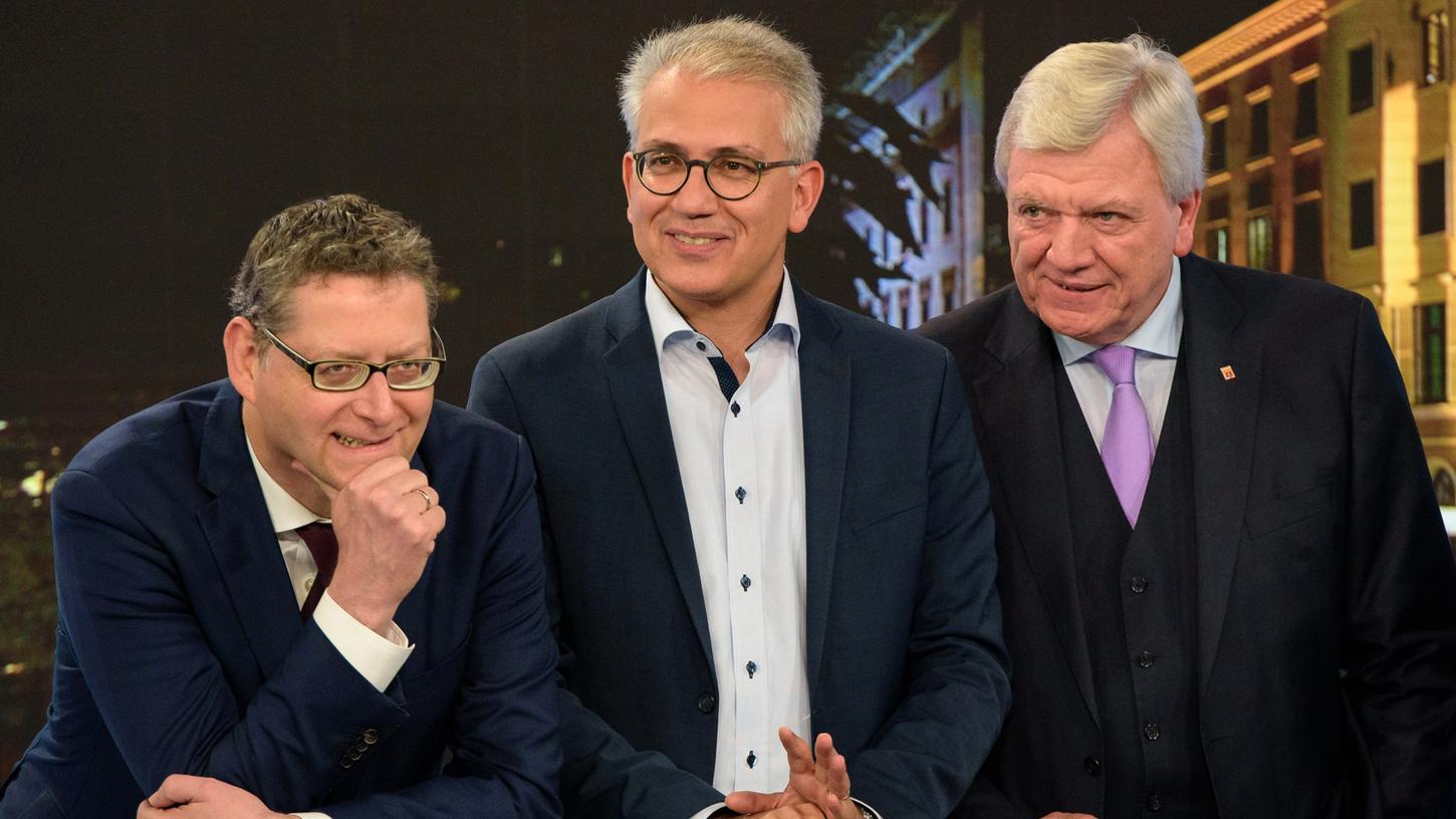 Während Grünen-Spitzenkandidat Tarek Al-Wazir nach den Ergebnissen der Hessenwahl feiern konnte, mussten dagegen Thorsten Schäfer-Gümbel (SPD) und Volker Bouffier (CDU) herbe Verluste einstecken.