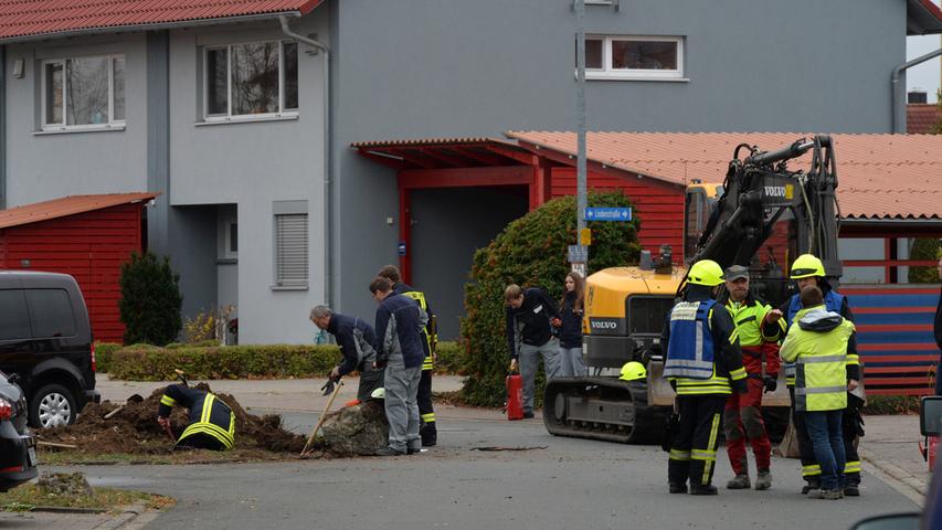 Gasleitung beschädigt: Großeinsatz in Baiersdorfer Lindenstraße