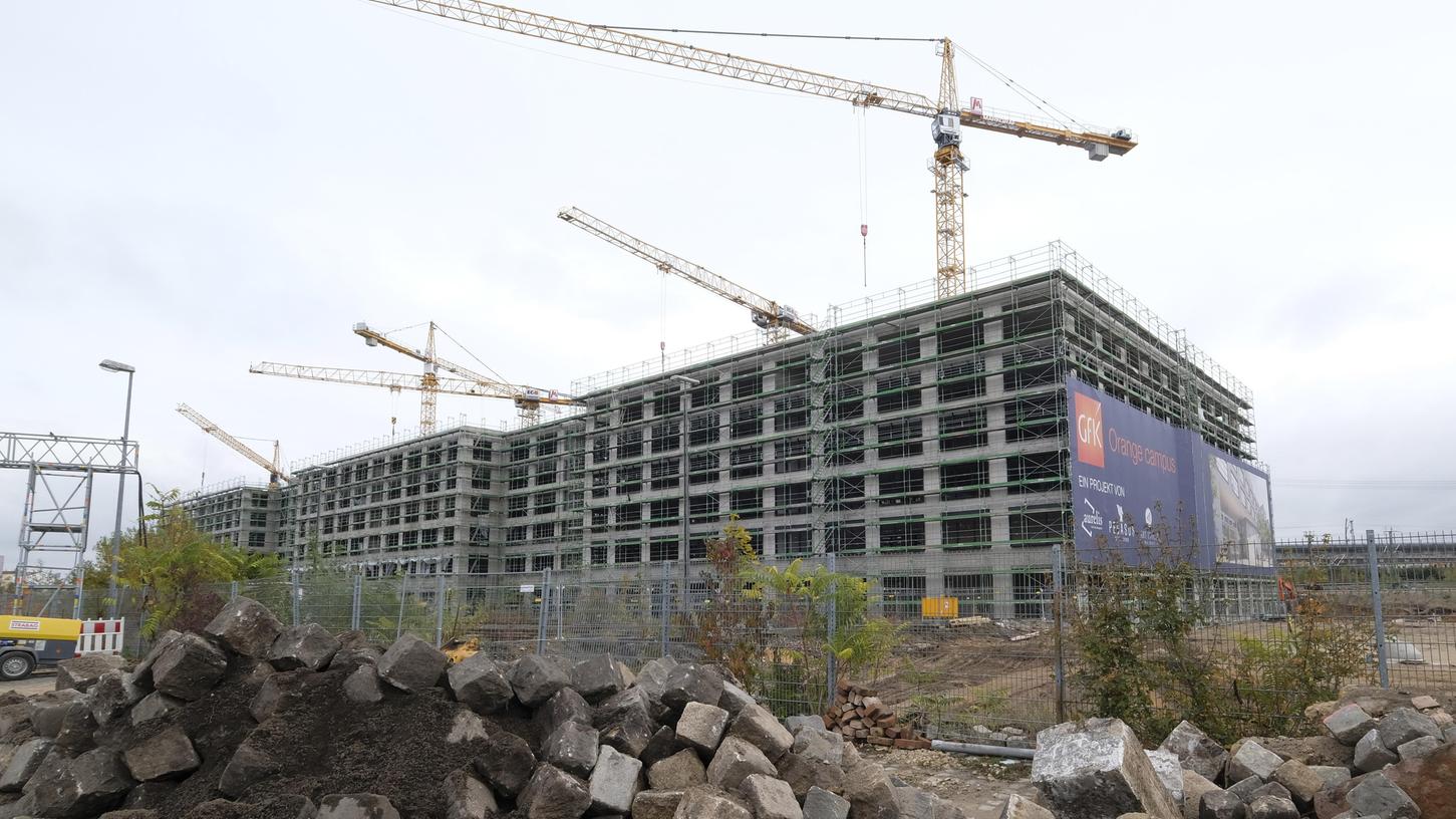 Am Kohlenhof lässt die GfK ihr neues Hauptquartier, den "Orange Campus", bauen.