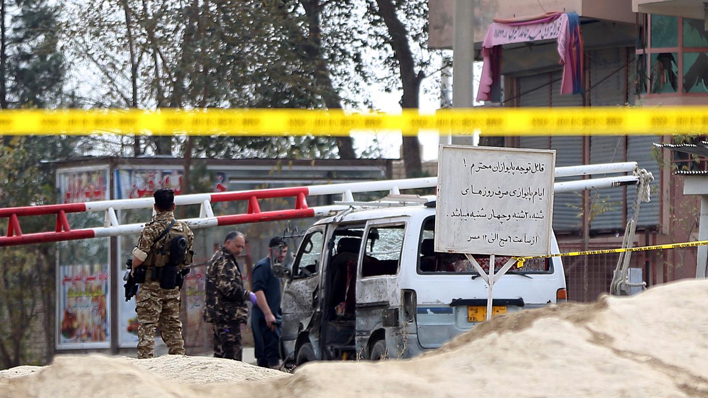 Bereits am 31. Oktober 2018 kam es in Kabul zu einem Selbstmordanschlag, der von einem Fahrzeug aus gezündet wurde. Dabei wurden etwa sieben Menschen getötet.