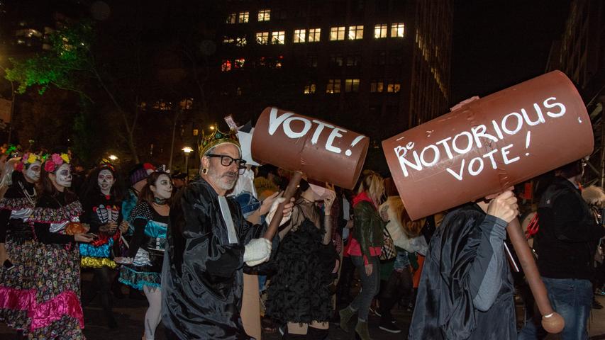 Blutverschmiert und ungeniert: Die Halloweenparade in New York 2018