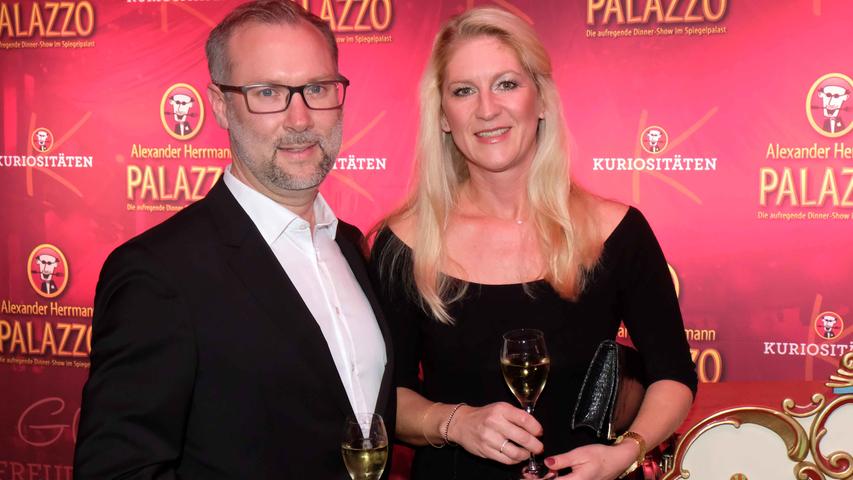 Opernball-Macher Simon Röschke und seine Ehefrau Janine gehörten auch zu den geladenen Gästen.