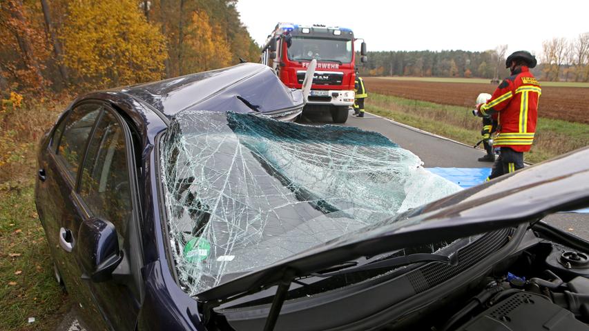 Autos kollidieren nahe Kleinsendelbach: Drei Verletzte