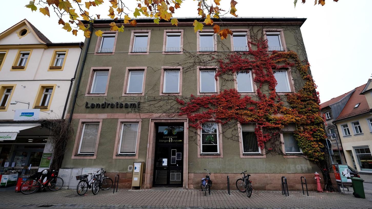 Erlangen: Regionaler Investor kauft altes Landratsamt
