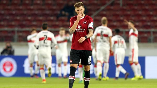 Im Jahr 2016 folgten dann die Schwaben dem FCN in die zweite Liga. Beim Hinspiel in Stuttgart ging der Club mit 1:3 baden. Ein Doppelpack von Simon Terodde schockte Nürnberg früh. Das einzige Tor für die Franken an diesem Abend schoss Kevin Möhwald.
