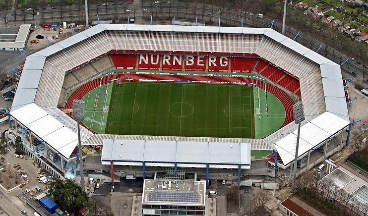 Die Firma Bögl kann sich laut Bürgermeister Christian Vogel vorstellen, in den Stadion-Umbau zu investieren.