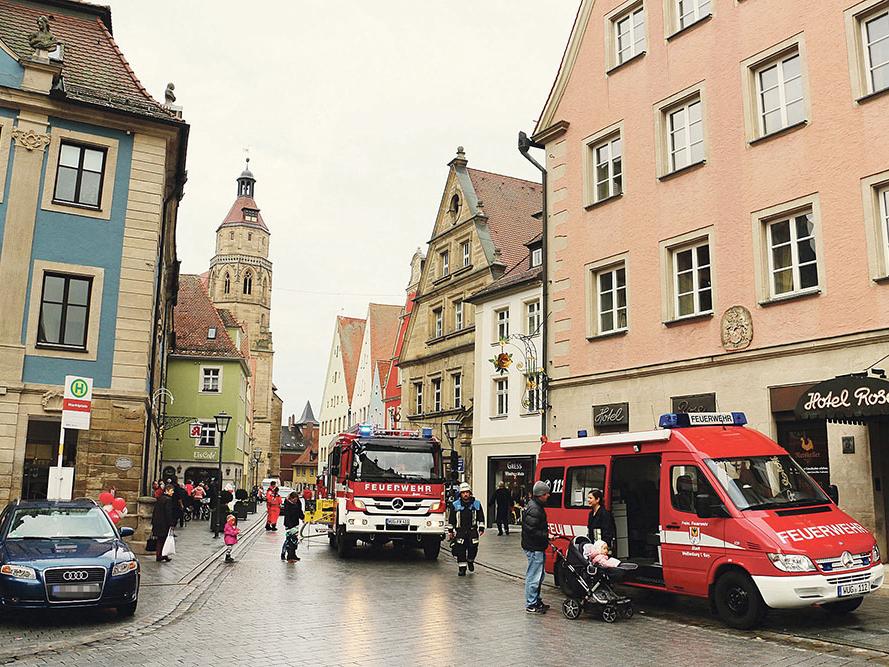 Schwelbrand Im Drogeriemarkt Müller Löste Feuerwehreinsatz Aus Weißenburg Nordbayern De