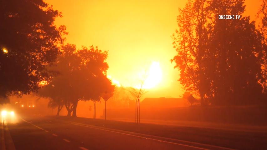 Waldbrände in Kalifornien: Flammenmeer bedroht Anwohner