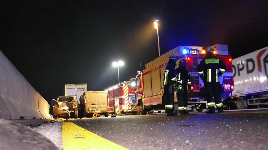 Auffahrunfall auf der A73 fordert bei Nürnberg vier Verletzte