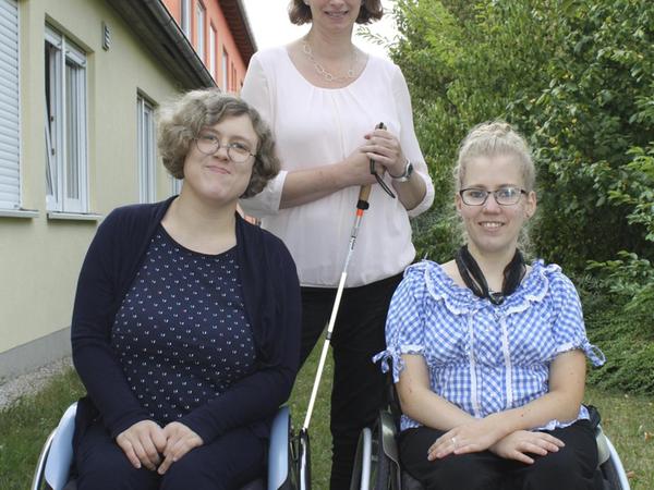 Maria Rützel (re.), Julia Linnert (li.) und Christina Reutner sind bei der EUTB Mittelfranken-Süd für Ratsuchende da.