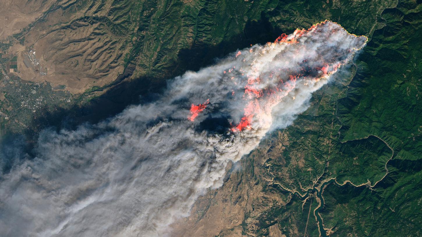 Bei den Waldbränden in Kalifornien sind bisher neun Menschen ums Leben gekommen.