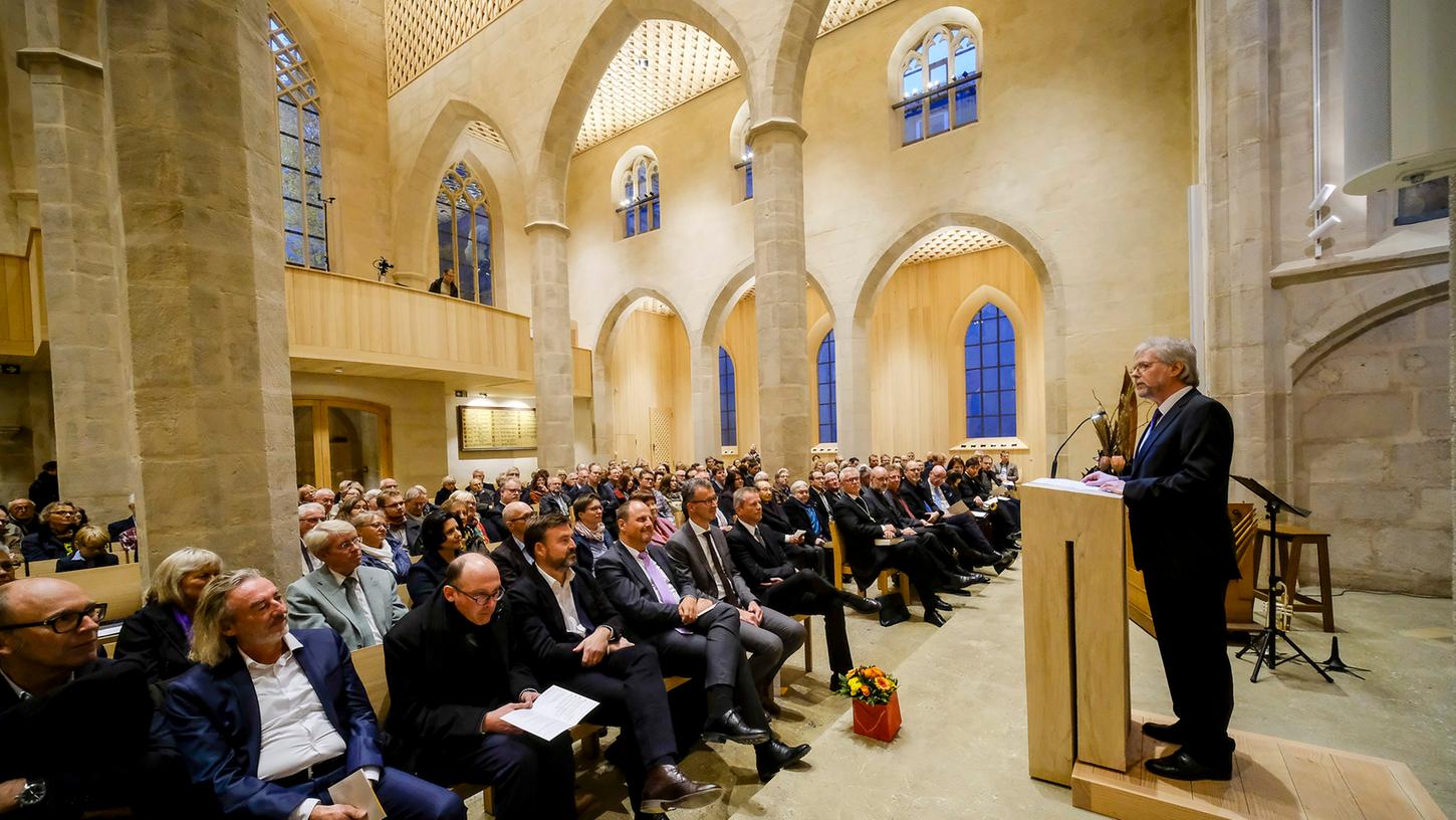 Nach dem verheerenden Brand vor über vier Jahren wurde die Kirche St. Martha an diesem Wochenende offiziell wieder eingeweiht und fand positives Feedback. Nach dem verheerenden Brand vor über vier Jahren wurde die Kirche St. Martha an diesem Wochenende offiziell wieder eingeweiht und fand positives Feedback.