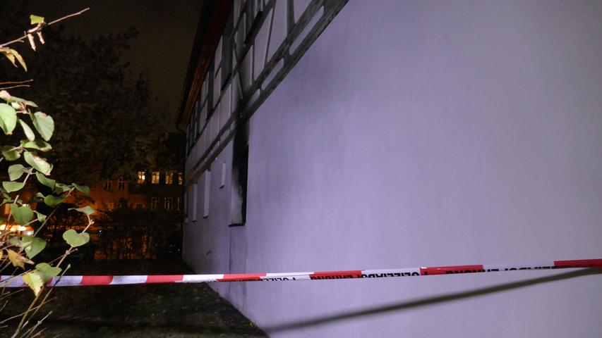 Kellerfenster in Brand geraten: Fürther Polizei ermittelt 