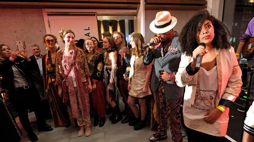 Rote Kulturnacht 2018: Mode, Musik und Mundart Auf AEG