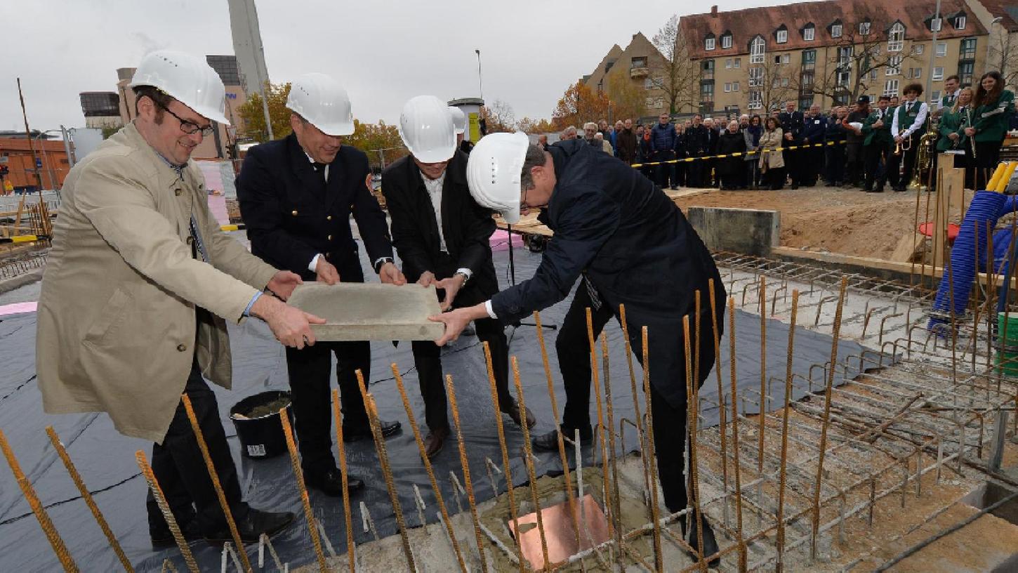 Freude in Erlangen: Grundstein für 