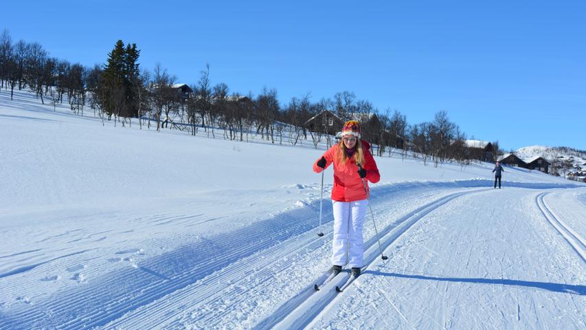 Die norwegische Provinz Telemark steht für traditionellen Wintersport in toller Landschaft. Dabei ist die skurrile Technik selbst hier nur was für wenige Spezialisten. Die Skigebiete an sich bieten unverfälschte Natur und viel Ruhe für echte Kenner. Anreisen kann man unter anderem mit der Fähre ab Dänemark.
