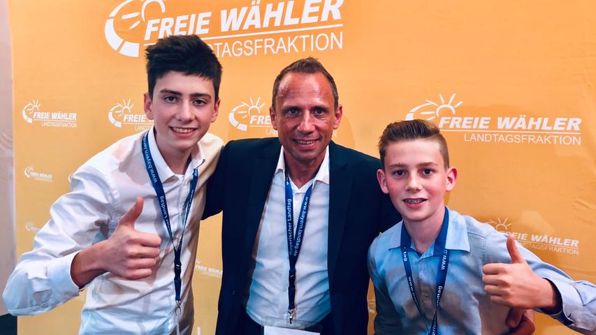 Seine Neffen Yannik und Julian Reichhold unterstützten Glauber im Wahlkampf 2018.