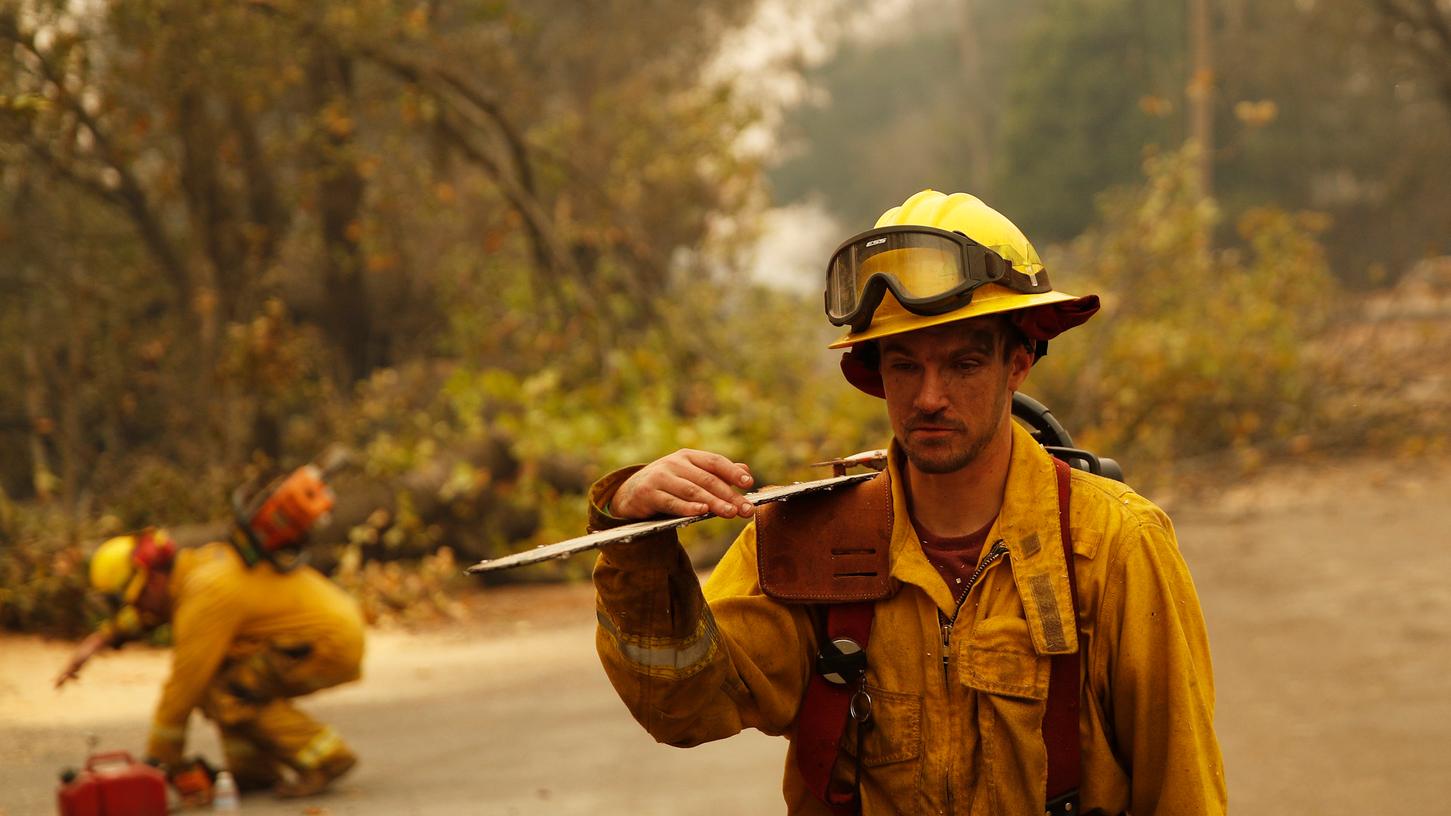 Die Brände in Kalifornien haben bereits Hunderte Quadratkilometer Wald verkohlt, Tausende Häuser zerstört - und sind noch lange nicht eingedämmt.