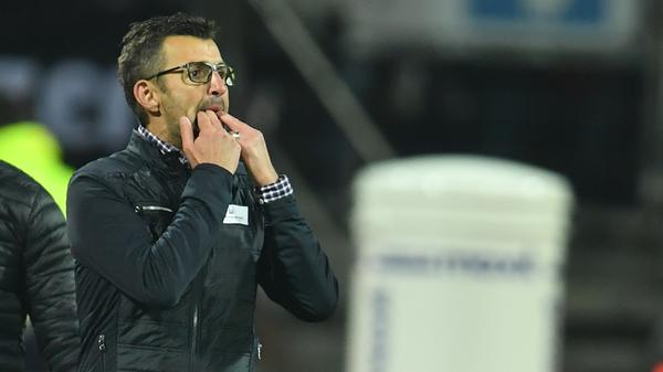 Nach der Entlassung von Alois Schwartz übernahm der bisherige Leiter des NLZ und U21-Trainer Michael Köllner. Der Oberpfälzer rettet den Club vor dem Absturz in dritte Liga und schafft 2018 den Traum vom Aufstieg in die Bundesliga. Doch dort gerät der Club nach passablem Start im Spätherbst immer tiefer in den Abstiegsstrudel. Nach 15 sieglosen Spielen und einer 0:2-Niederlage im "Abstiegsendspiel" bei Hannover 96 zieht der inzwischen Tabellenletzte am 12. Februar 2019 die Reißleine: Köllner und Sportvorstand Andreas Bornemann, der seinen Trainer bis zuletzt halten wollte, werden beurlaubt.