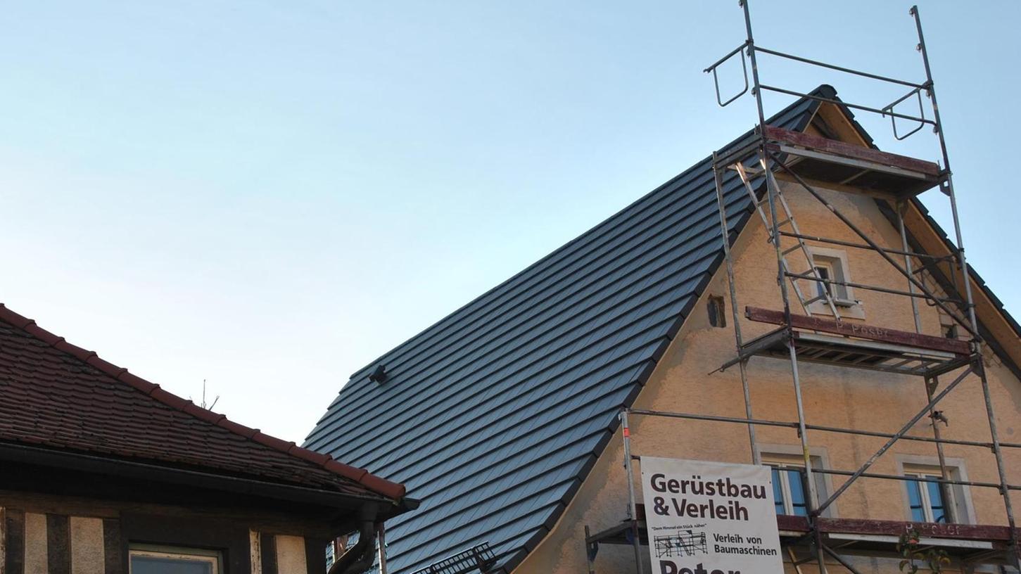 Pretzfeld:  Falsche Ziegel müssen wieder vom Dach
