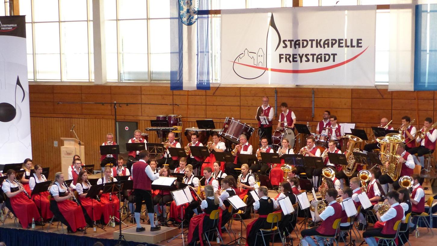 Stadtkapelle Freystadt lädt zum Herbstkonzert
