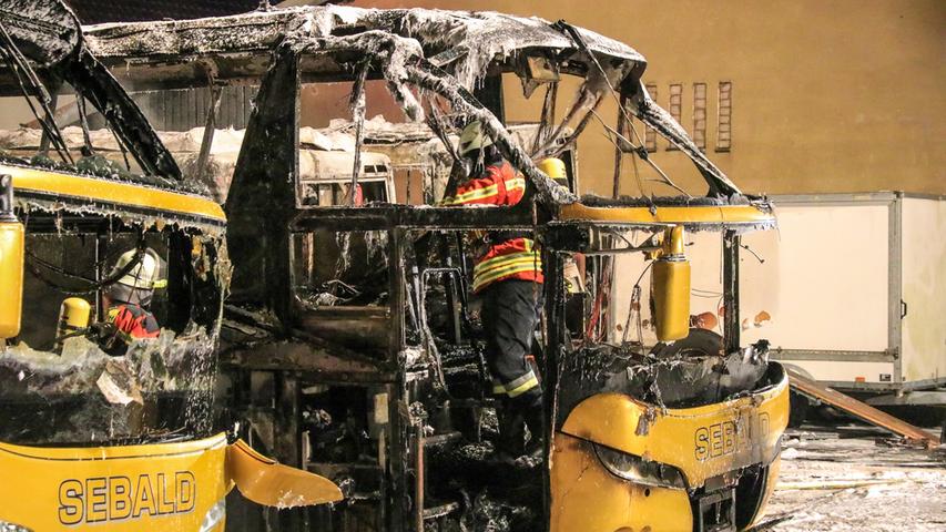 Vier Busse brennen aus: Millionenschaden in Kirchenbirkig