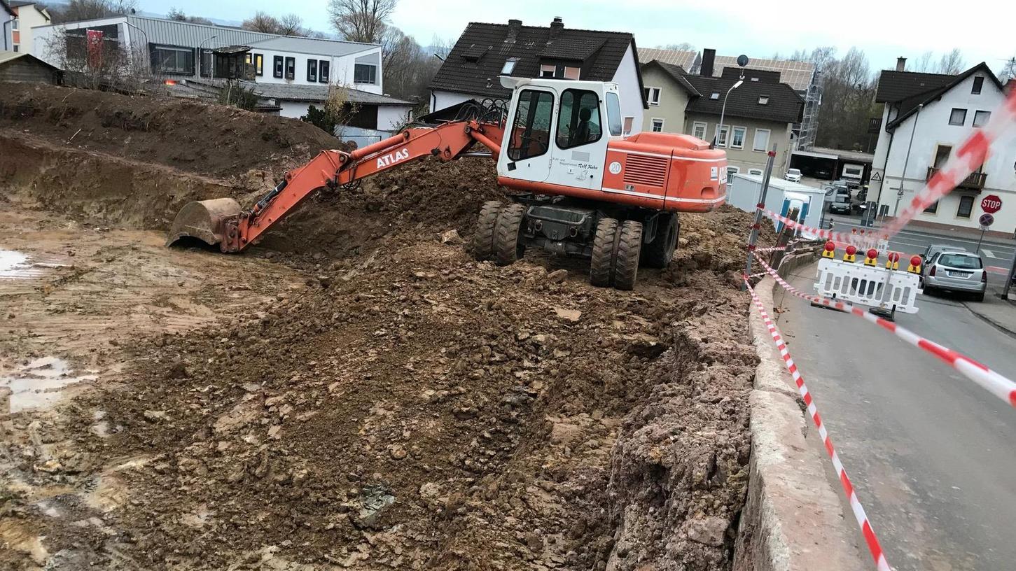 Sperrung in Forchheim: Baugrube ist zu nah an der Straße