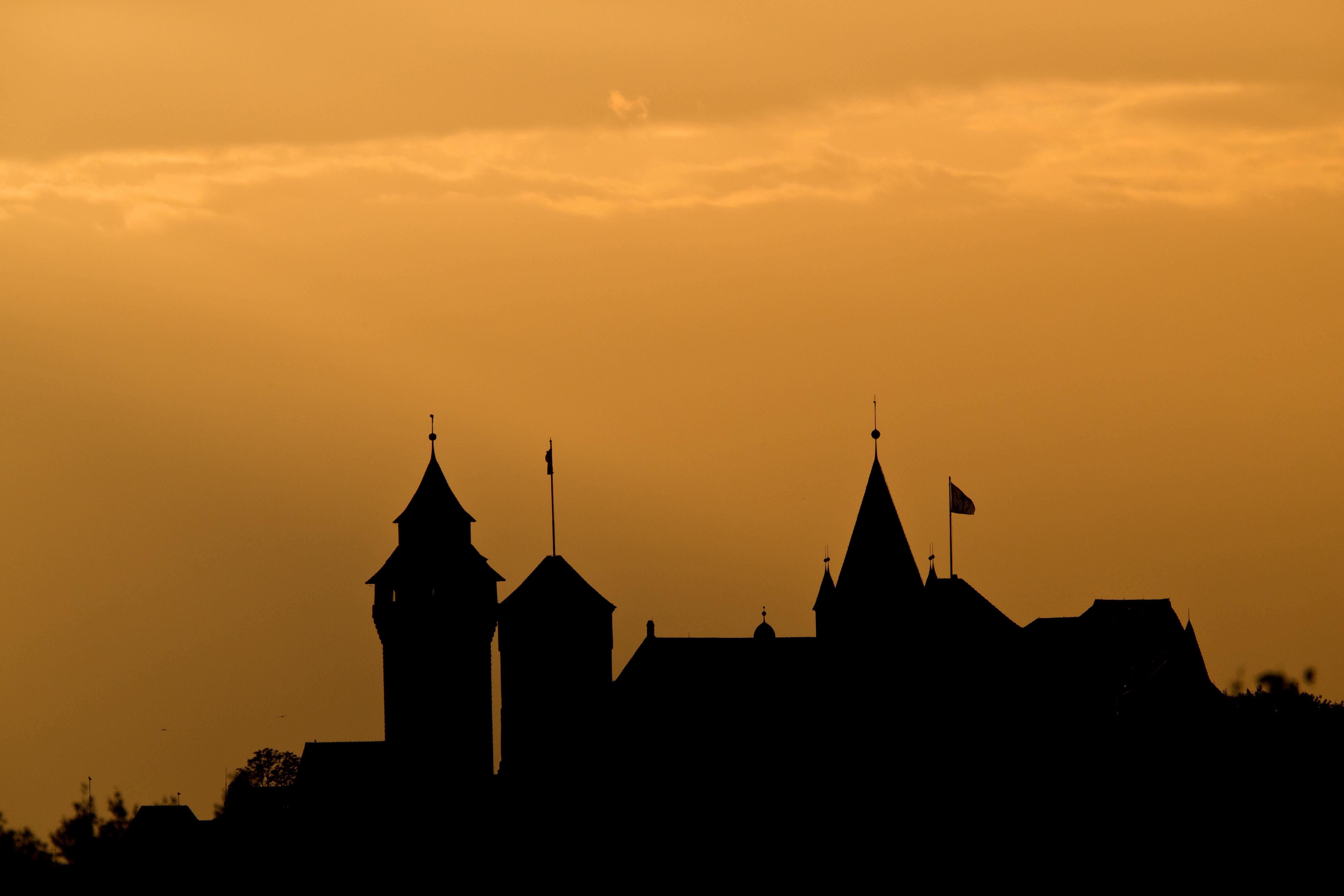 Wir haben die Kaiserburg. Sie ist Nürnbergs weithin sichtbares Wahrzeichen.