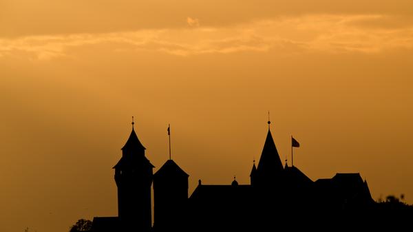 Wir haben die Kaiserburg. Sie ist Nürnbergs weithin sichtbares Wahrzeichen.