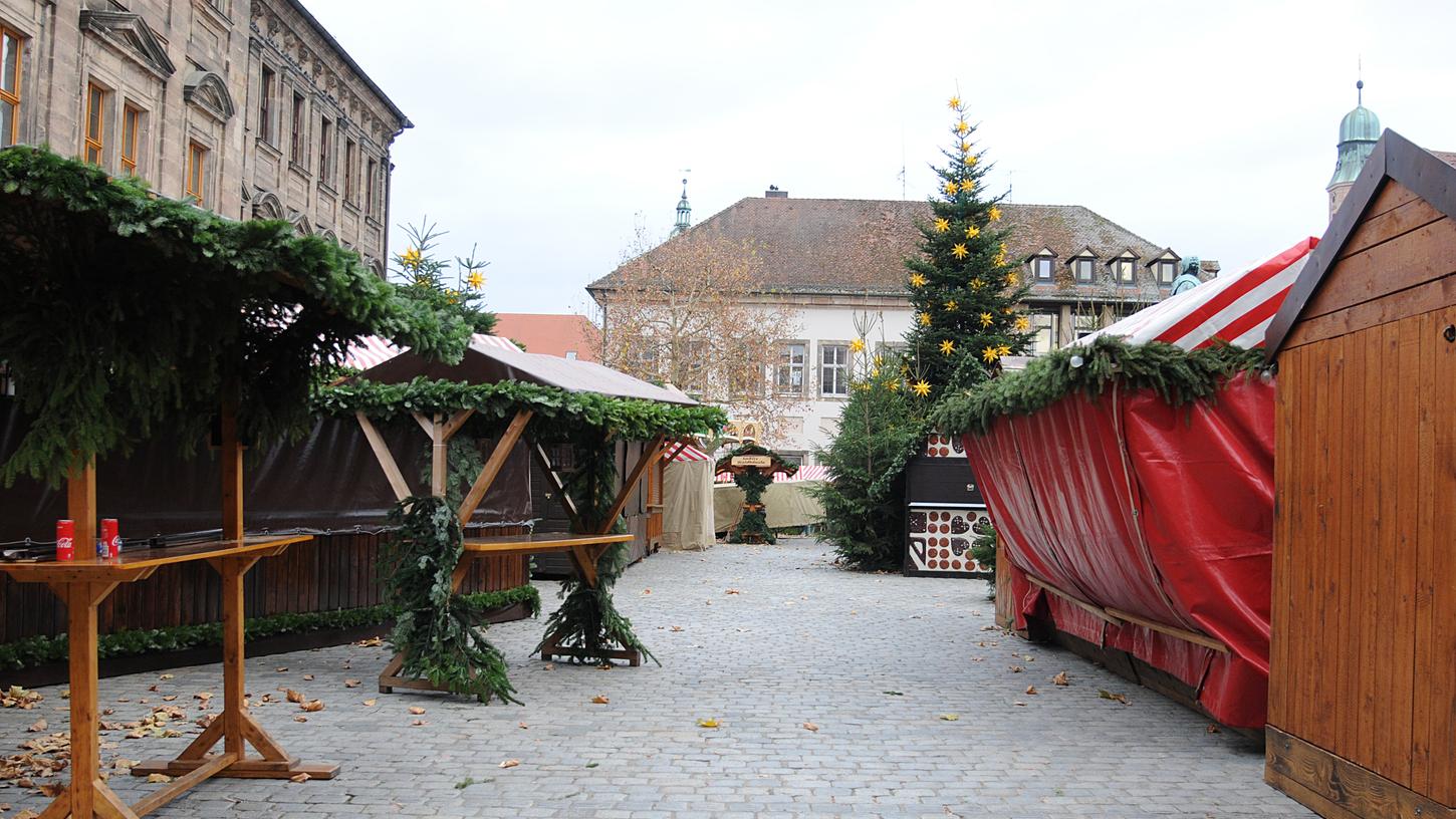 Von Schlossplatz (im Bild) bis Altstädter Kirchenplatz entstehen bereits die ersten Weihnachtsmärkte in der Stadt.