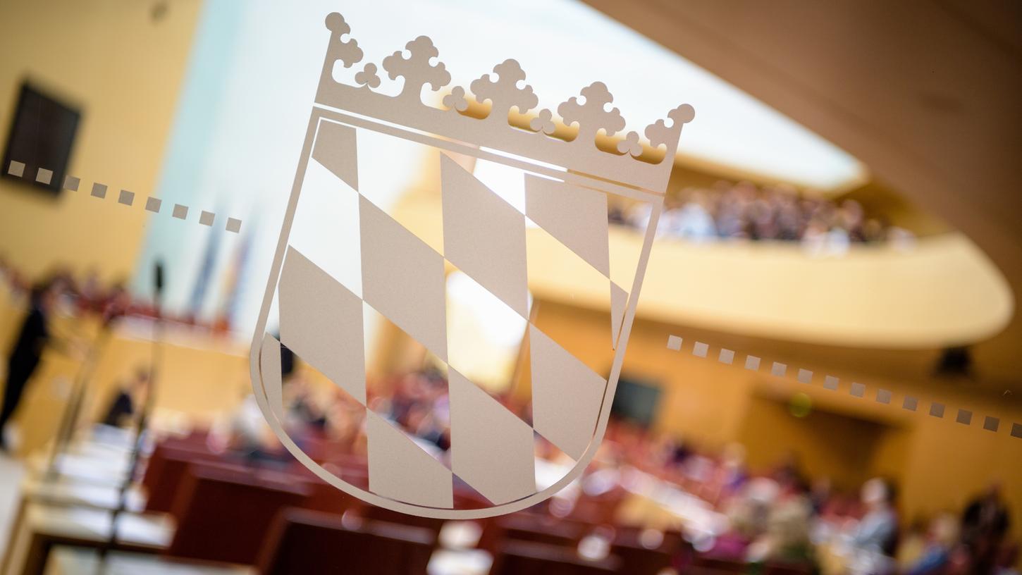 Im Zeichen dieses Wappens finden Landtagssitzungen und Ausschüsse im Maximilianeum statt.