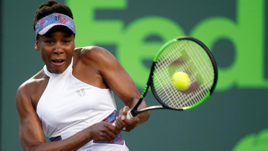 Mit 38 Jahren rückt das Karriere-Ende von Venus Williams allmählich näher. Unter die Top 10 der bestverdienenden Sportlerinnen schaffte es die Amerikanerin mit 10,2 Millionen Dollar (9 Millionen Euro) aber trotzdem.
