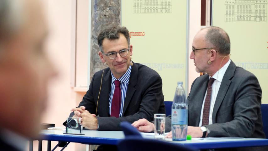 Inzwischen ist Alfred Estelmann im Ruhestand. Sein Nachfolger heißt seit dem 1. September 2017 Achim Jockwig (links). Was der verdient, steht aber voraussichtlich erst im nächsten Beteiligungsbericht der Stadt Nürnberg.