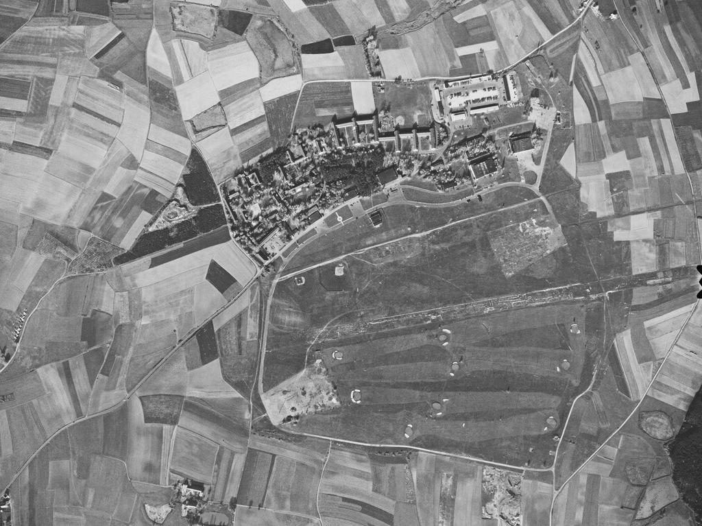 Die Herzo Base außerhalb Herzogenaurachs ist unverkennbar am 25.10.1963.
