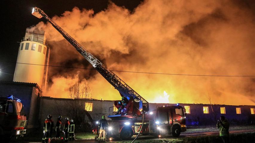  Brand verwüstet Schreinerei in Burghaslach