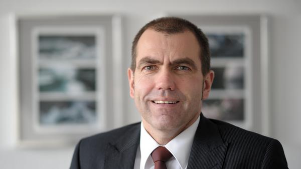 Harald Riedel (SPD) ist seit 2008 als berufsmäßiger Stadtrat für die Finanzen zuständig, 2017 kamen nach dem Ausscheiden von Wolfgang Köhler (CSU) die Aufgaben des Personal- und Organisationsreferenten hinzu. Riedels Amtszeit endete auf eigenen Wunsch schon zur Hälfte der Stadtratsperiode, also am 30. April 2023.