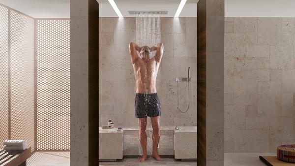 Ungeduscht in die Sauna? Geht gar nicht. Allein schon der Hygiene wegen. Und allein ist man in der Kammer ja meist auch nicht. Und, ganz wichtig: Wer vorher warm duscht, schwitzt danach besser.