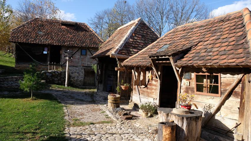 Im Umland von Banja Luka: Das Ethno-Dorf Selo, eine Art Freilandmuseum:  Bad Windsheim auf Serbo-Kroatisch. Es ist aus einer privaten Initiative entstanden.