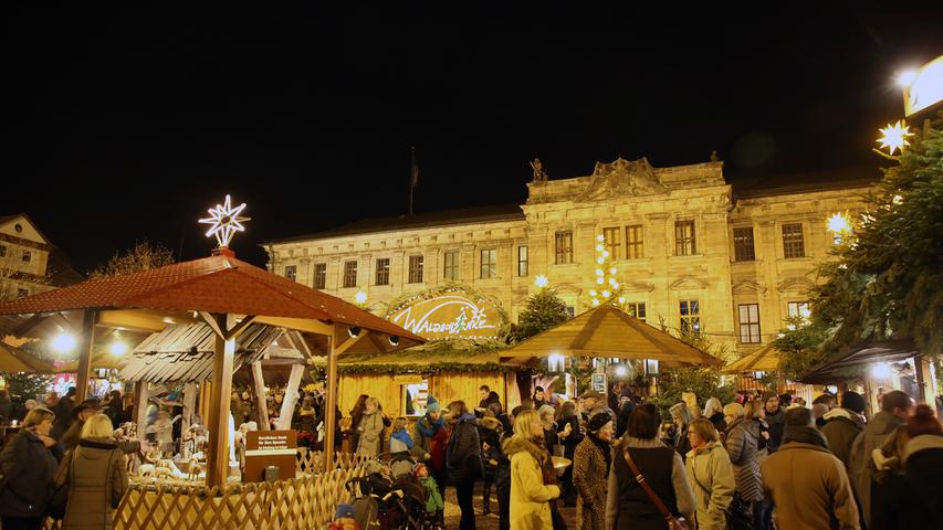 Erlanger Waldweihnacht 2018 am Schlossplatz feierlich eröffnet