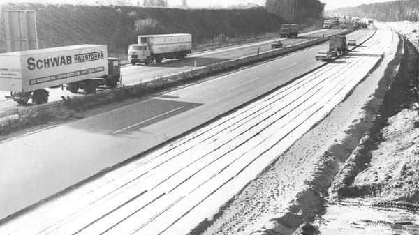Bei Nürnberg-Buchenbühl wurde die A3 1977 bereits auf sechs Fahrspuren erweitert.