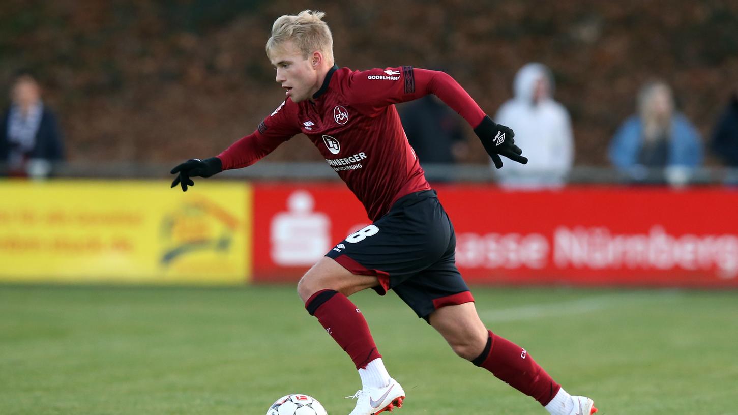 Simon Rhein kann auch in Zukunft weiter beim Club durchstarten. Simon Rhein kann auch in Zukunft weiter beim Club durchstarten.
