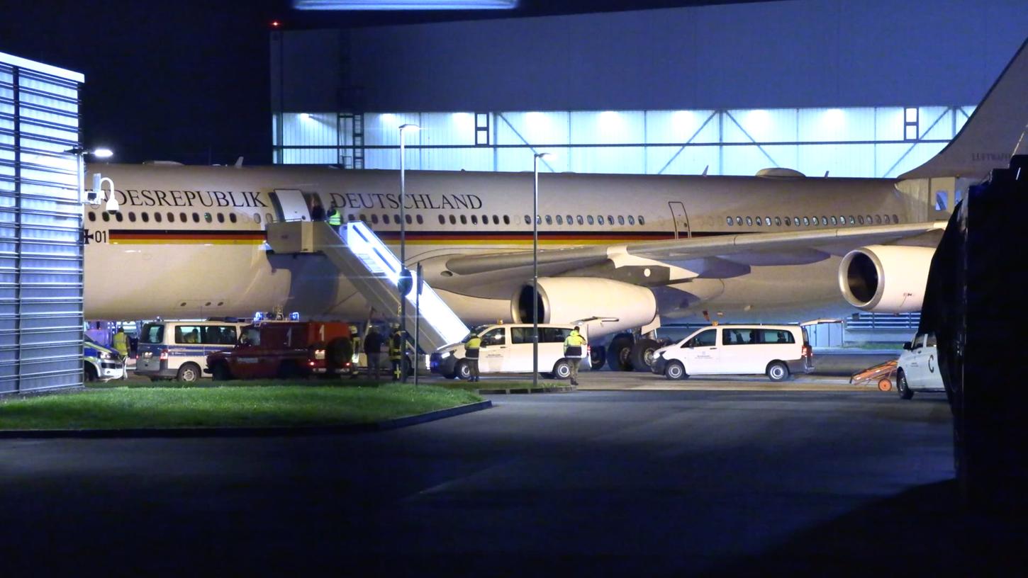 Wegen eines technischen Defekts am Kanzler-Airbus hat Kanzlerin Merkel ihren Flug von Berlin zum G20- Gipfel in Buenos Aires unterbrechen müssen und ist in Köln gelandet.